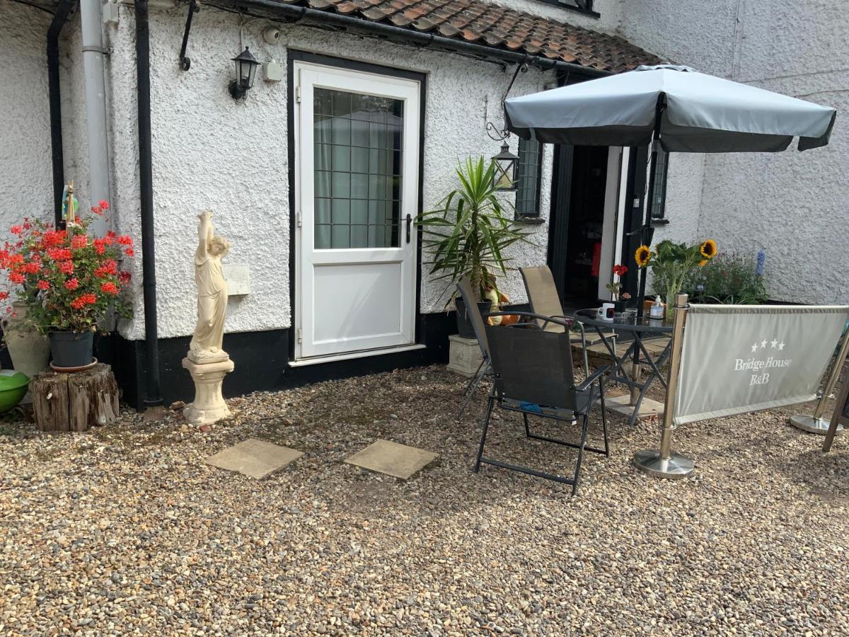 The Bridge Guest House Coltishall Exterior photo
